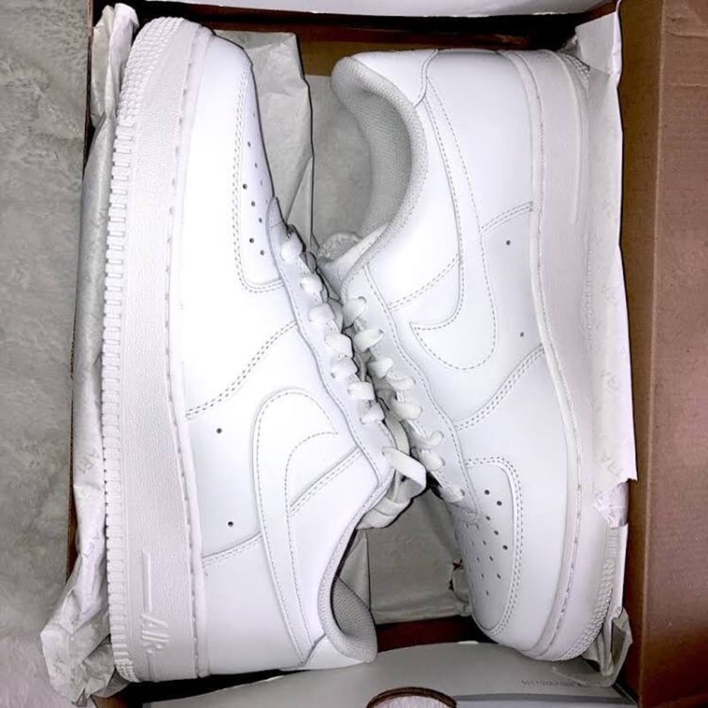 Men Nike Air Force 1s Color: White, Size: 10.5